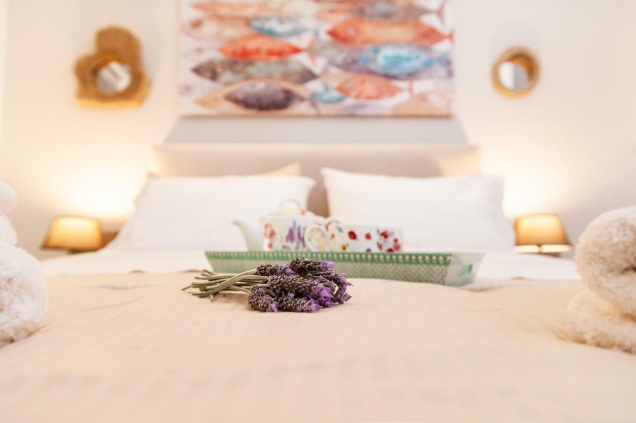 Sweet Suite Flora In Vouliagmeni Aten Exteriör bild
