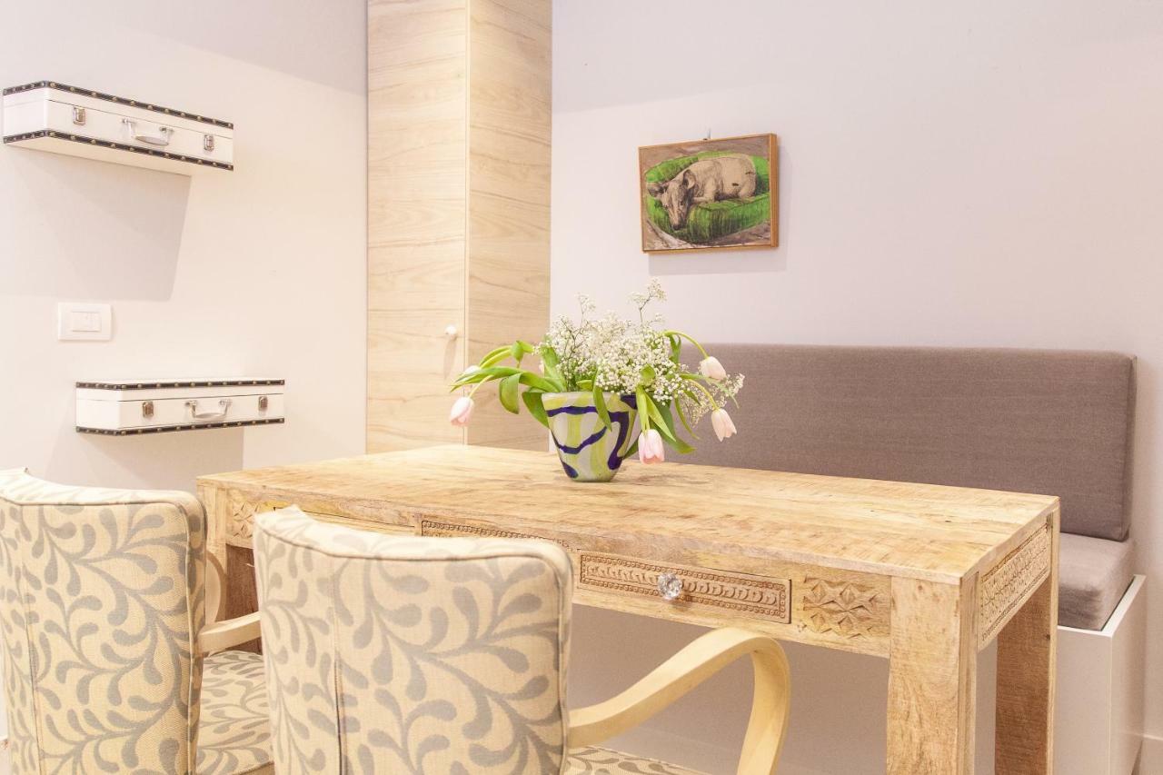 Sweet Suite Flora In Vouliagmeni Aten Exteriör bild